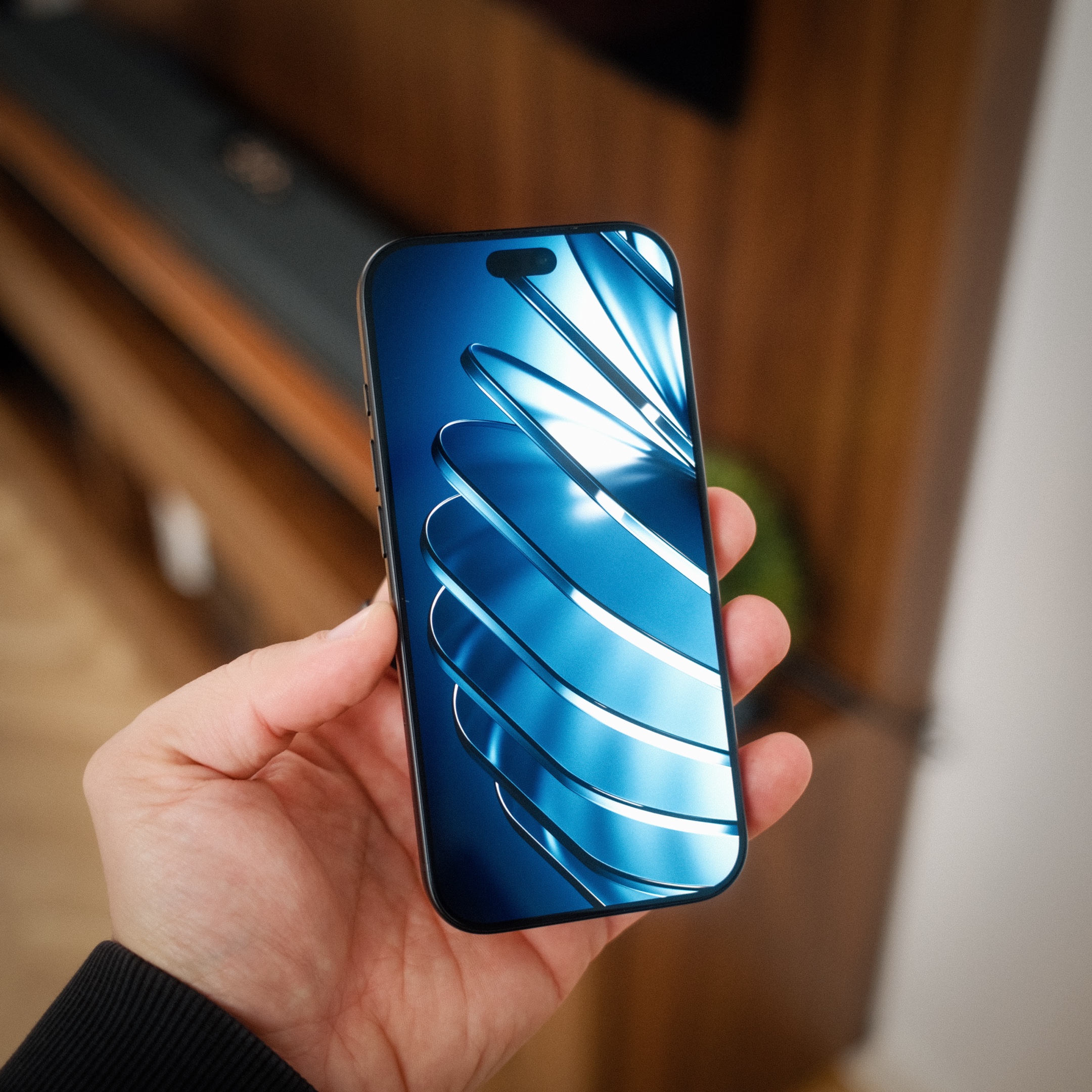 Splay wallpaper in the iPhone 18 finishes, preview 13